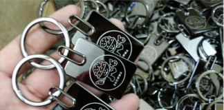 Làm móc khóa theo yêu cầu bằng inox