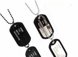 Nhiều bậc phụ huynh đua nhau làm thẻ Dogtag cho con