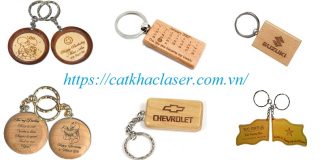 Làm móc khóa gỗ khắc tên theo yêu cầu